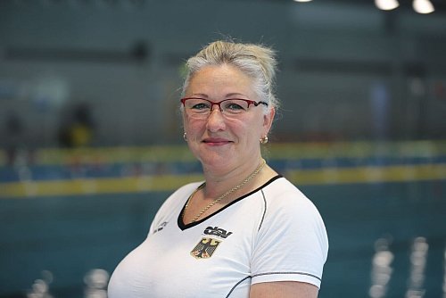 Trainerin Stella Mukhamedova kennt Klara Bleyer schon lange. - © Sascha Thelen/dpa