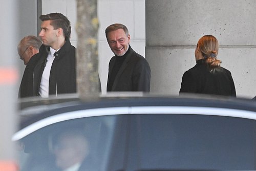 Am Morgen kamen die Spitzen der Ampel-Parteien erneut zusammen. - © Sebastian Christoph Gollnow/dpa
