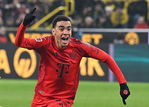 Auf ihn kommt\\\'s beim FC Bayern ohne Harry Kane noch mehr an: Jamal Musiala, hier beim Torjubel nach dem Kopfball zum 1:1 in Dortmund. - © Federico Gambarini/dpa
