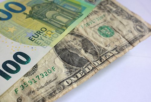 Die meisten Milliardäre gibt es in den USA - aber auch Deutschland spielt im Club der Superreichen vorn mit. (Symbolbild) - © Karl-Josef Hildenbrand/dpa