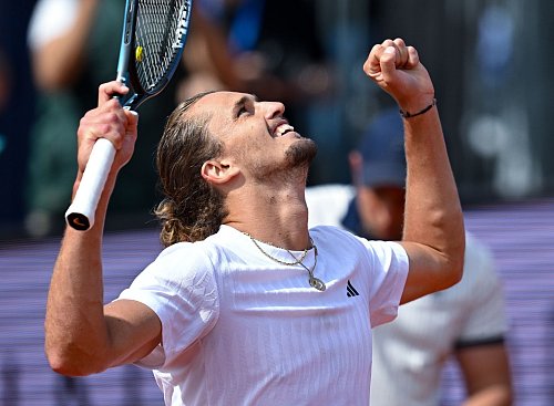 Alexander Zverev hat bewiesen, dass er trotz Diabetes ein Weltklasse-Tennisspieler werden kann - hier jubelt er nach seinem Sieg in München. - © Sven Hoppe/dpa