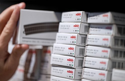 Große Auswahl: Verschiedene Maßstäbe und Produkte von klassischen Herstellern bieten eine Vielzahl von Spiel- und Sammelmöglichkeiten - für Groß und Klein. - © Marijan Murat/dpa/dpa-tmn