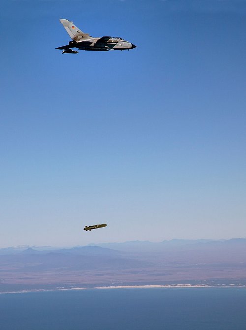 Der Lenkflugkörper Taurus - Merz sieht die Waffenlieferungen an die Ukraine anders als Scholz. (Archivfoto) - © Bundeswehr/Bundeswehr/dpa