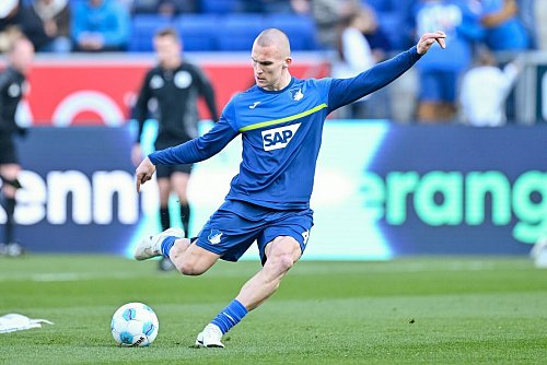 Erstmals für Hoffenheim dabei: Leo Østigård - © Uwe Anspach/dpa
