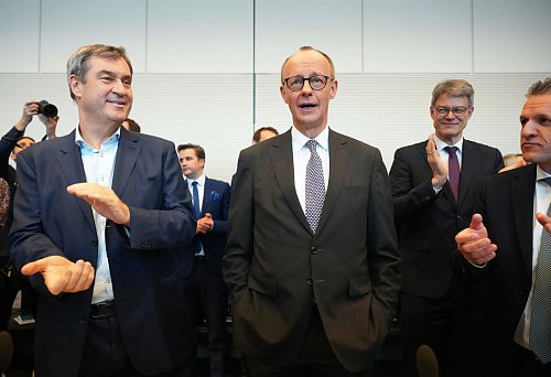 In der neuen Unionsfraktion ist nicht nur der Anteil von Menschen mit Migrationshintergrund gering. Auch der Frauenanteil ist niedrig. Bei der CDU liegt er bei 22,6 Prozent, bei der CSU sind es 25 Prozent. Noch niedriger ist der Frauenanteil nur bei der AfD mit 11,8 Prozent. - © Michael Kappeler/dpa
