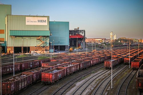 Die USA importieren in großen Mengen Stahlschrott aus Europa: Handelsbeschränkungen könnten die dortige Industrie stark treffen. (Archivbild) - © Christoph Reichwein/dpa