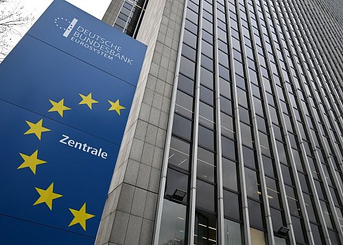 Bundesbank: Herstellung der Kleinstmünzen vergleichsweise teuer (Archivbild) - © Arne Dedert/dpa