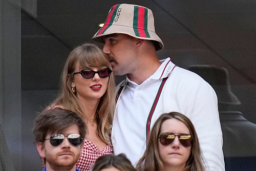 Pop-Superstar Taylor Swift verfolgte das Finale mit ihrem Freund Travis Kelce - © Kirsty Wigglesworth/AP/dpa