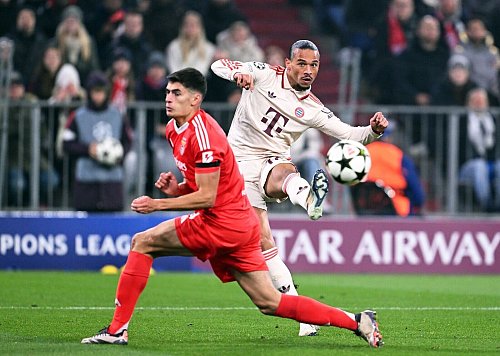 Leroy Sané, hier beim Torschuss, brachte viel Dynamik ins Bayern-Spiel. - © Sven Hoppe/dpa
