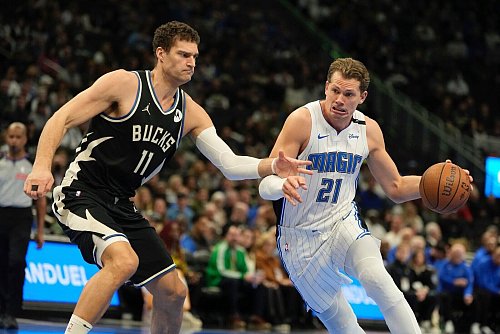 Moritz Wagner spielte vor allem in der ersten Halbzeit stark, verlor mit Orlando aber dennoch gegen die Bucks. - © Morry Gash/AP/dpa