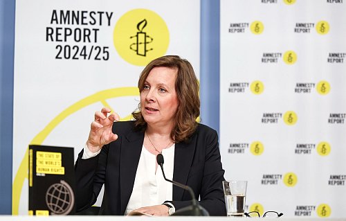 Amnesty-Generalsekretärin Duchrow übt deutliche Kritik an Donald Trump. - © Hannes P. Albert/dpa