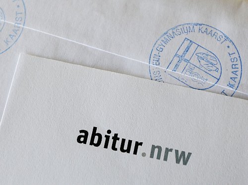 Wegen der Rückkehr zum neunjährigen Bildungsgang an Gymnasien ist 2026 ist in Nordrhein-Westfalen «ein weißer Jahrgang» mit wenigen Abiturienten. (Symbolbild) - © Oliver Berg/dpa