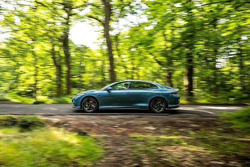 Neuer MG IM5: Lange Limousine mit viel Platz und großem Kofferraum. - © Joseph Harding/MG Motor/dpa-tmn