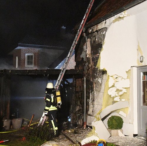 Brandschaden: Die Fassade des Gebäudes wurde zerstört. - © Andreas Eickhoff