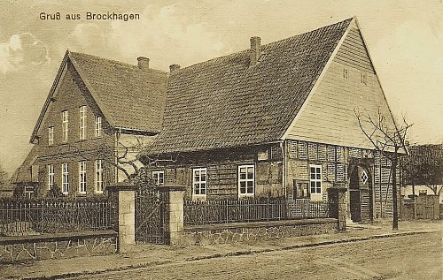 Viele historische Bilder - wie dieses vom Brockhagener Kantorhaus - gehören zum Projekt. - © Heimatverein Steinhagen
