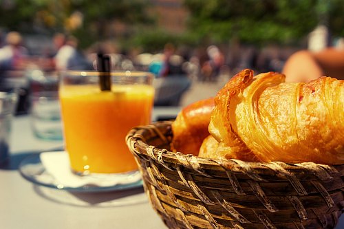 Beim Burgerbrunch in Avenwedde können sich Besucher mit Politikern austauschen oder einfach nur lecker essen. - © Pixabay