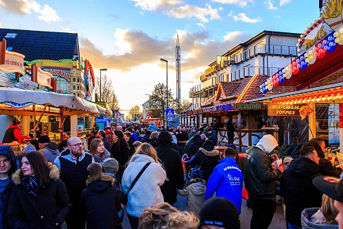 So schön bunt war die Versmolder Kirmes "Sünne Peider" 2023 - © Andre Schneider