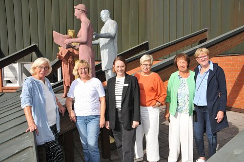 Das Vorbereitungsteam der Kulturtage: Marion Schulz (v. l.), Gabriele Pape-Uhlemeyer, Jacqueline Lewald, Mechthild Vogt, Linda Finke und Margret Gail. - © Frank Jasper