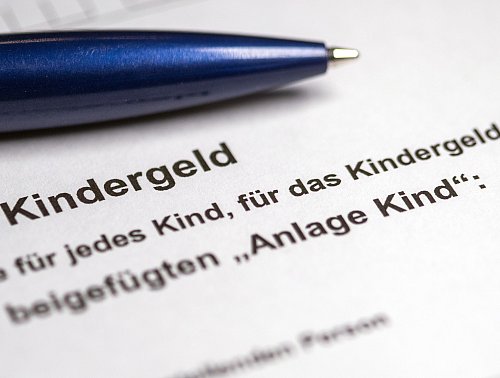 2025 steigt das Kindergeld um fünf Euro pro Kind und Monat an. - © Jens Büttner