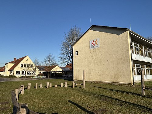Lernen in Loxten: Der Grundschulstandort nimmt mehr Kinder auf als erwartet. - © Tasja Klusmeyer
