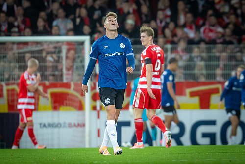 Arminia Bielefelds Stürmer Julian Kania wird derzeit nur noch selten von Coach Kniat eingesetzt. - © Sarah Jonek