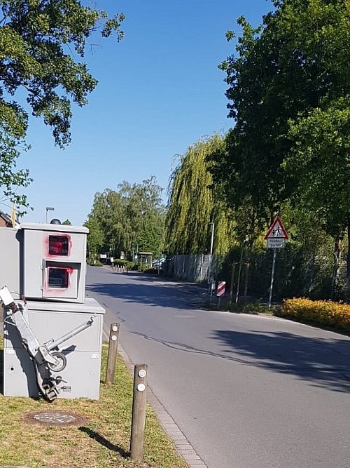 Nico blitzt jetzt für rund eine Woche in Steinhagen an der Waldbadstraße. - © Kreis Gütersloh