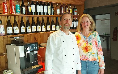 Thomas Wirkus und seine Frau Babette führen das Campo noch bis Ende des Jahres 2025. - © Claus Meyer