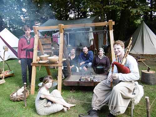 Gemütlich am Lager: Das Heerlager >>Treibholz