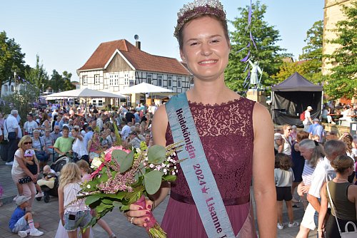 Die aktuelle Heidekönigin heißt Lisanne Gronert. Wer wird ihr Nachfolger? - © Birgit Nolte
