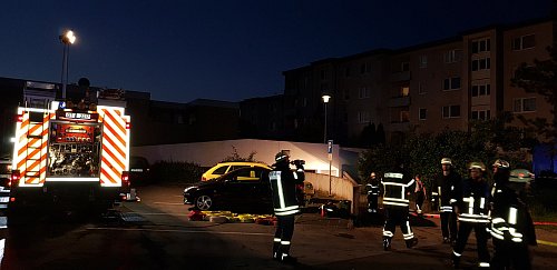 Großeinsatz in Steinhagen: Drei Löschzüge sind im Einsatz. - © Andreas Eickhoff