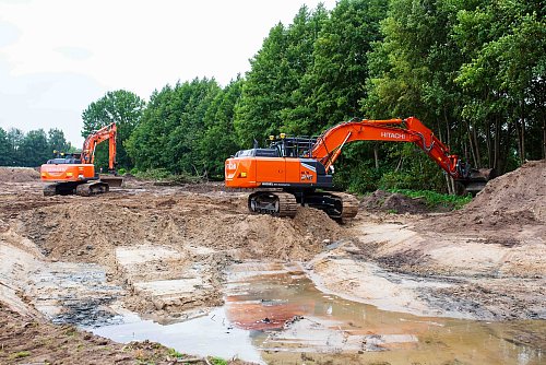 Große Fahrzeuge greifen in die Natur in Versmold ein. - © Andre Schneider