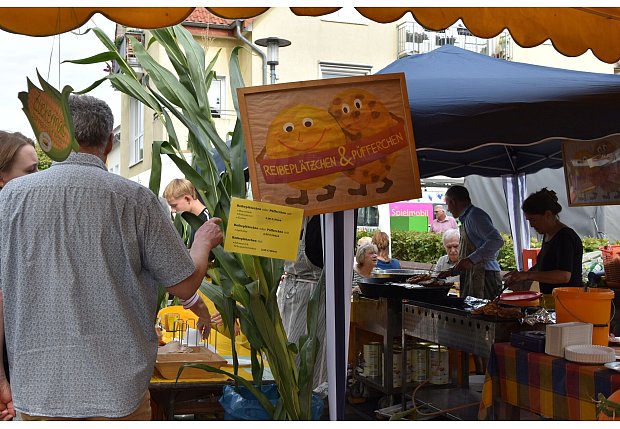 So ausgelassen begeht Borgholzhausen seinen Kartoffelmarkt