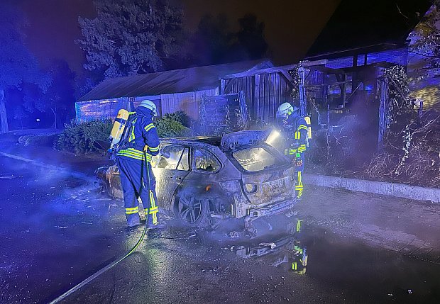 Autobrand an der Waldbadstraße