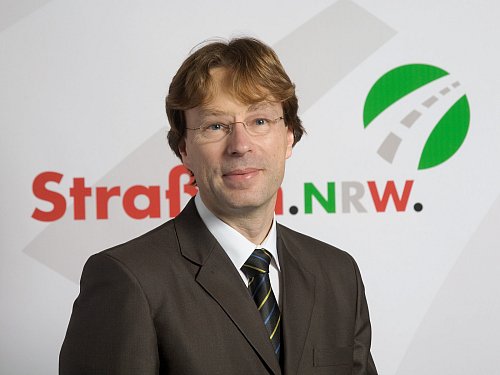 Legt sich fest: Andreas Meyer, Niederlassungsleiter vom Landesbetrieb Straßen.NRW. - © Frank Rogner