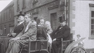 Wer erkennt diese Personen auf den Fotos des Wertheraners Vincent Böckstiegel?
