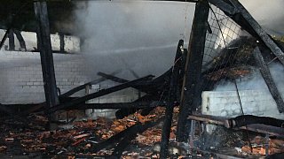 Versmold: 400 Quadratmeter große Scheune bei Großbrand vernichtet