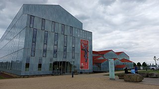 Einblicke in Park und Museum