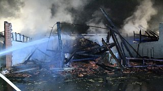 Versmold: 400 Quadratmeter große Scheune bei Großbrand vernichtet