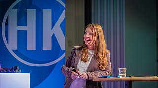 Zahlreiche Besucher beim großen HK-Live-Event zur Wahl 2025