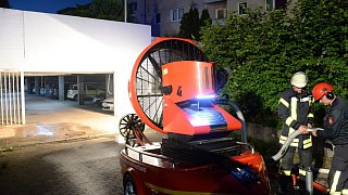 Großeinsatz und Evakuierung bei Pkw-Brand in einer Tiefgarage
