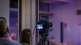 Zahlreiche Besucher beim großen HK-Live-Event zur Wahl 2025