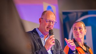 Zahlreiche Besucher beim großen HK-Live-Event zur Wahl 2025