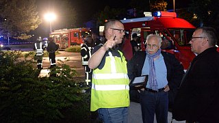 Großeinsatz und Evakuierung bei Pkw-Brand in einer Tiefgarage