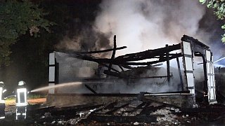Versmold: 400 Quadratmeter große Scheune bei Großbrand vernichtet