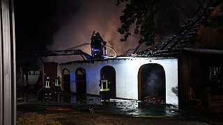 Versmold: 400 Quadratmeter große Scheune bei Großbrand vernichtet