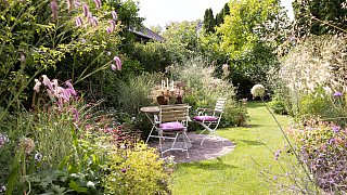 Paderborn: Romantischer Garten von Brigitte Bergschneider