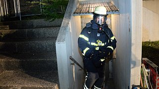 Großeinsatz und Evakuierung bei Pkw-Brand in einer Tiefgarage