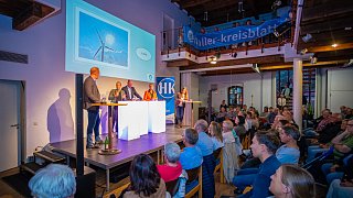 Zahlreiche Besucher beim großen HK-Live-Event zur Wahl 2025