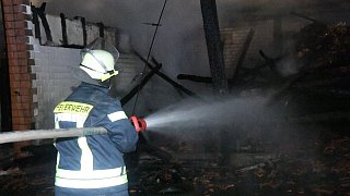 Versmold: 400 Quadratmeter große Scheune bei Großbrand vernichtet