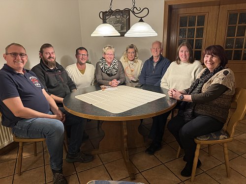 Das Orgateam: Nils Engfer (v.l.), Marcel Haring, Eugen Enns, Heike Fliegel, Ramona Isermann, Dierk Bollin, Martina Bothfeld und Gisela Kuse. Es fehlt Marvin Steffen. - © Anke Schneider